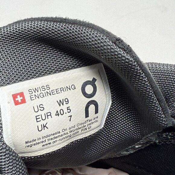 On Cloud 5 Running Shoes Womens 9 Black Mesh Lightweight Sneakers - Picture 11 of 16